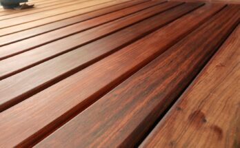 reconditionarea mobilierului de interior sau exterior din lemn masiv